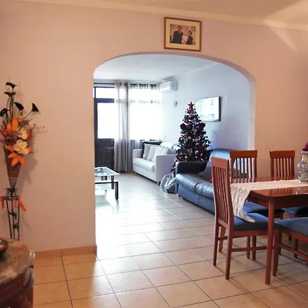Apartamento Aqua-mar. A 200 Mts Da Praia Do Peneco *